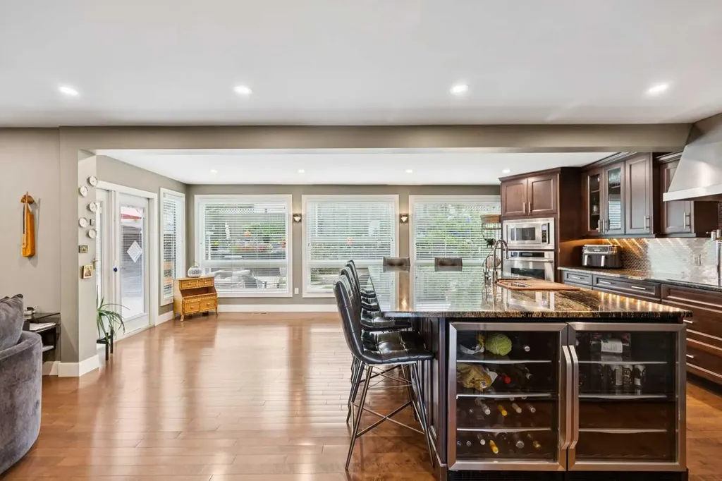 41 Sidon Crescent SW Calgary AB T3H2B5