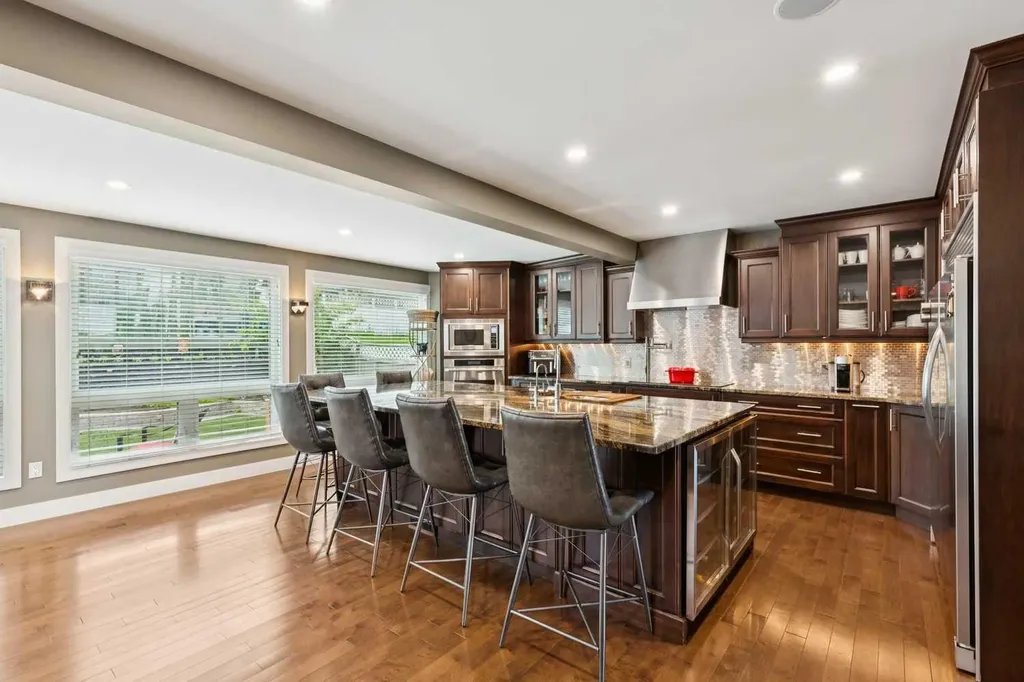 41 Sidon Crescent SW Calgary AB T3H2B5