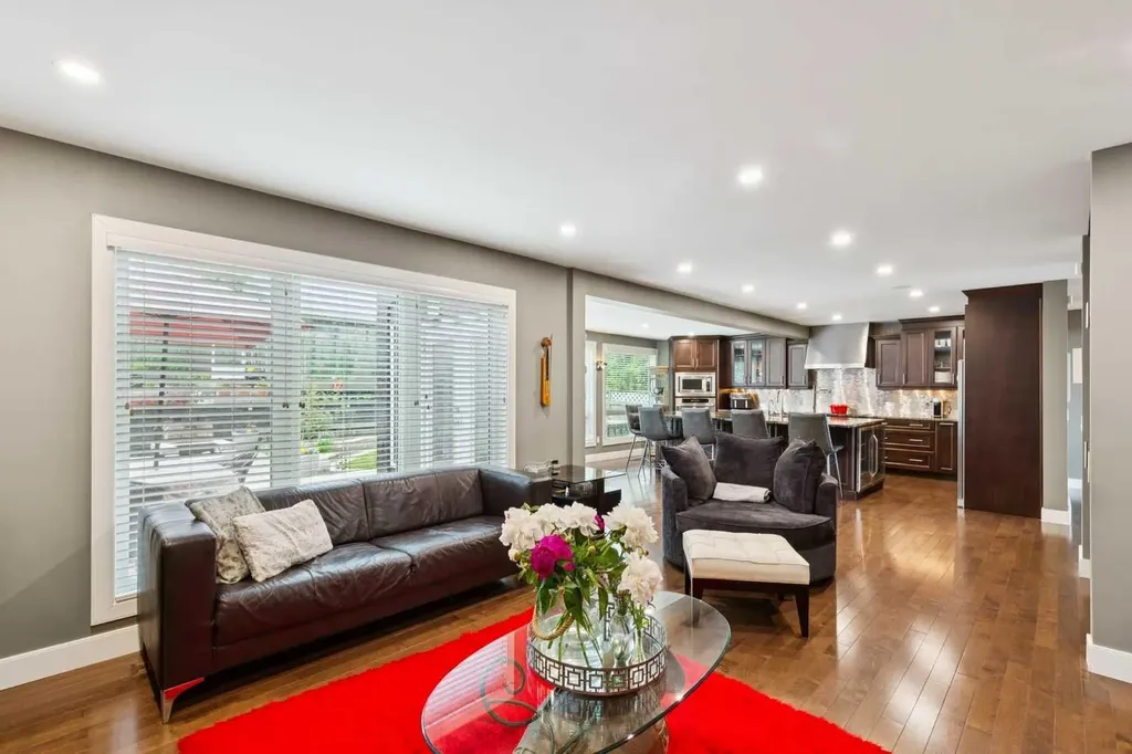 41 Sidon Crescent SW Calgary AB T3H2B5