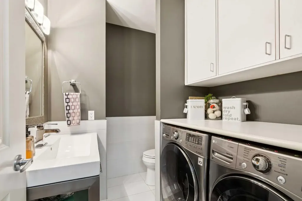 41 Sidon Crescent SW Calgary AB T3H2B5