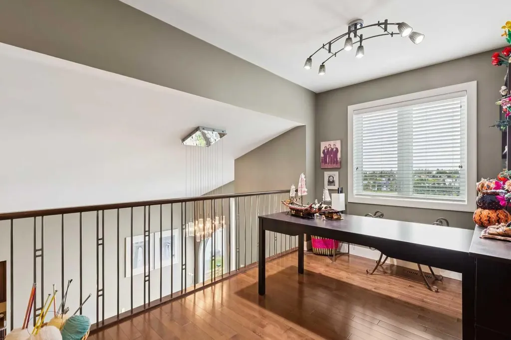 41 Sidon Crescent SW Calgary AB T3H2B5