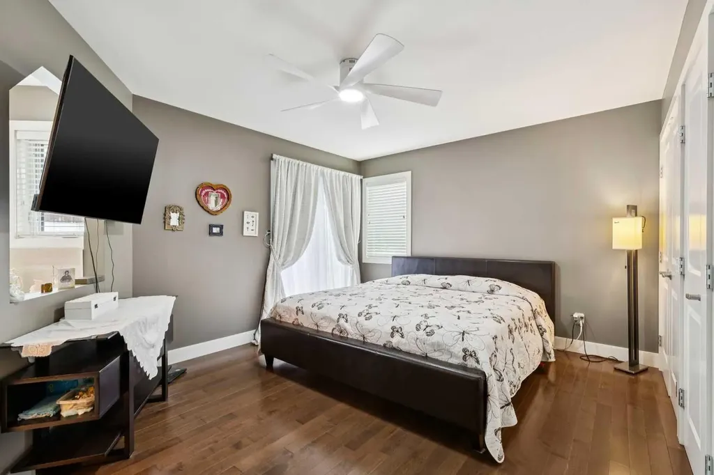 41 Sidon Crescent SW Calgary AB T3H2B5