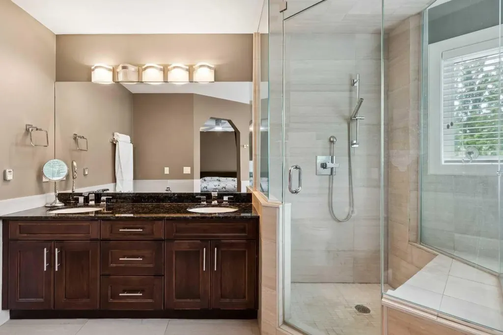 41 Sidon Crescent SW Calgary AB T3H2B5