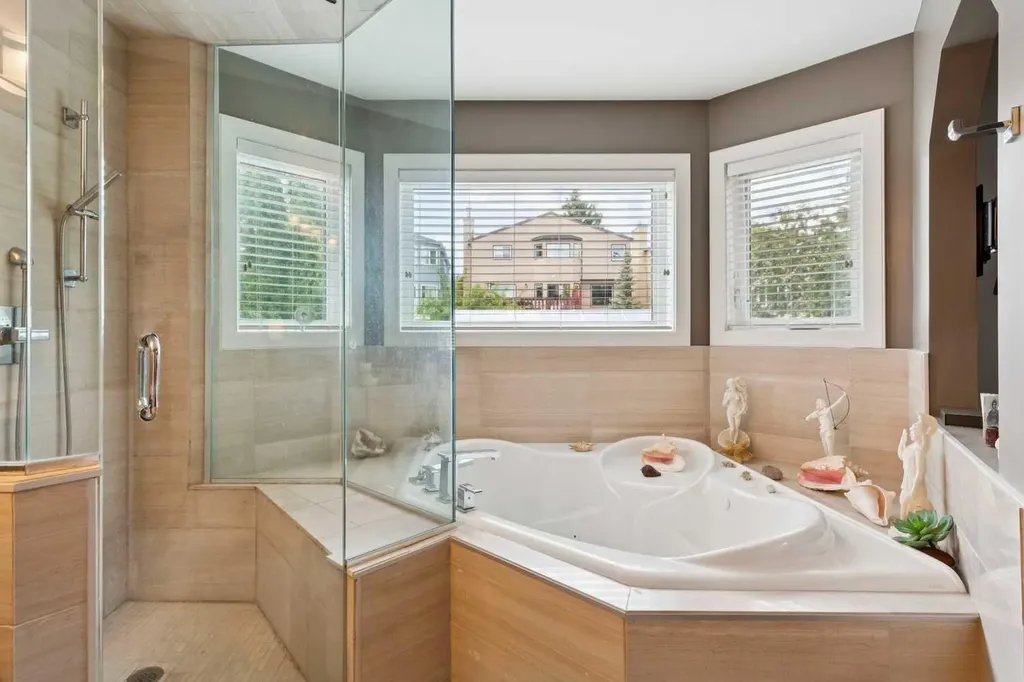 41 Sidon Crescent SW Calgary AB T3H2B5
