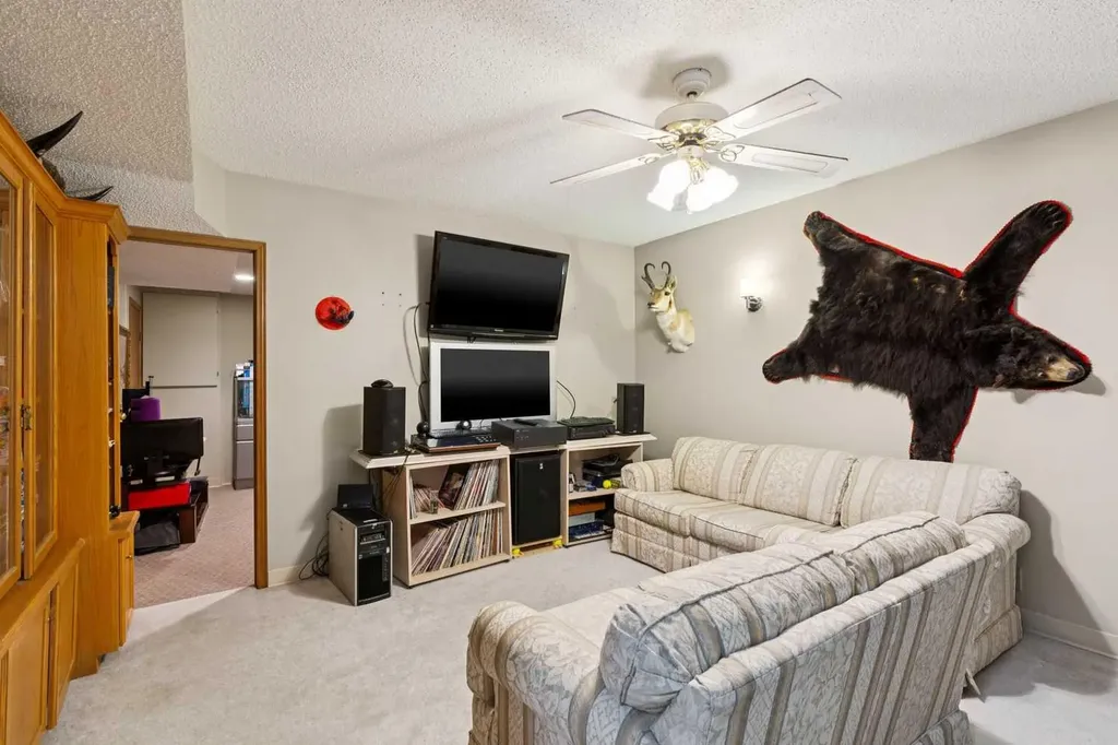 41 Sidon Crescent SW Calgary AB T3H2B5