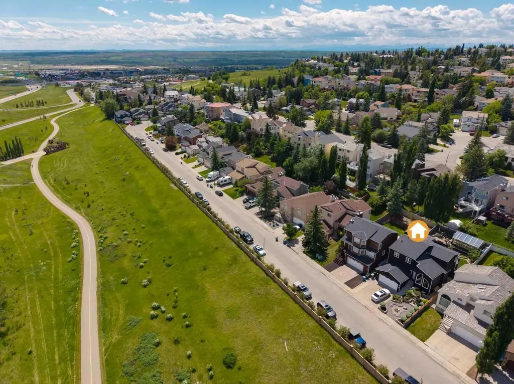 41 Sidon Crescent SW Calgary AB T3H2B5