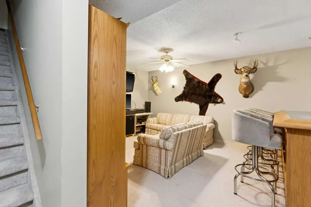 41 Sidon Crescent SW Calgary AB T3H2B5