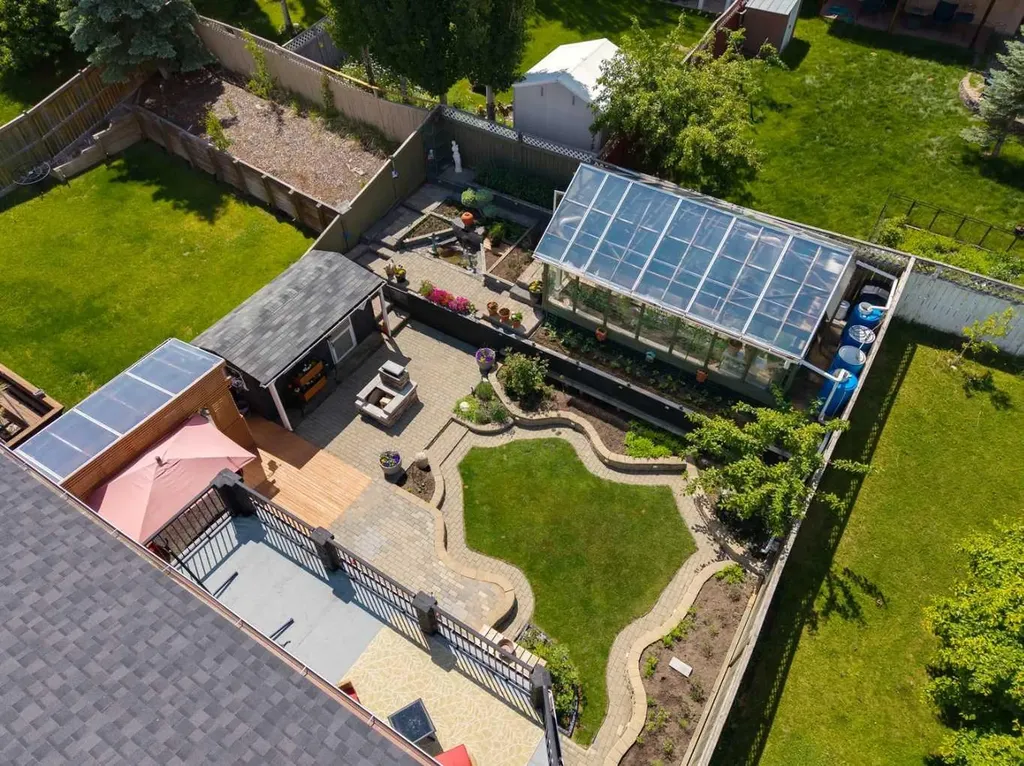 41 Sidon Crescent SW Calgary AB T3H2B5