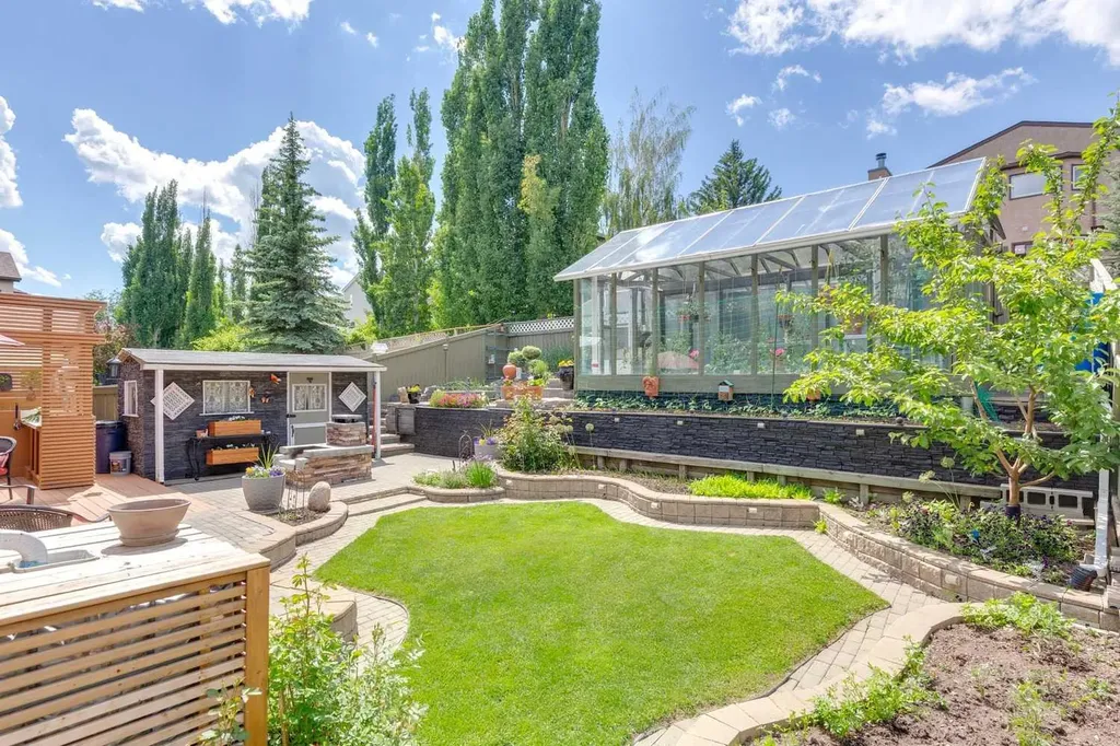 41 Sidon Crescent SW Calgary AB T3H2B5