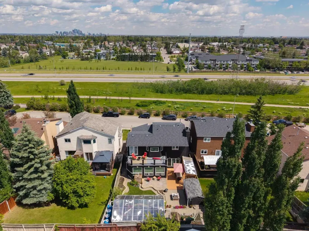41 Sidon Crescent SW Calgary AB T3H2B5