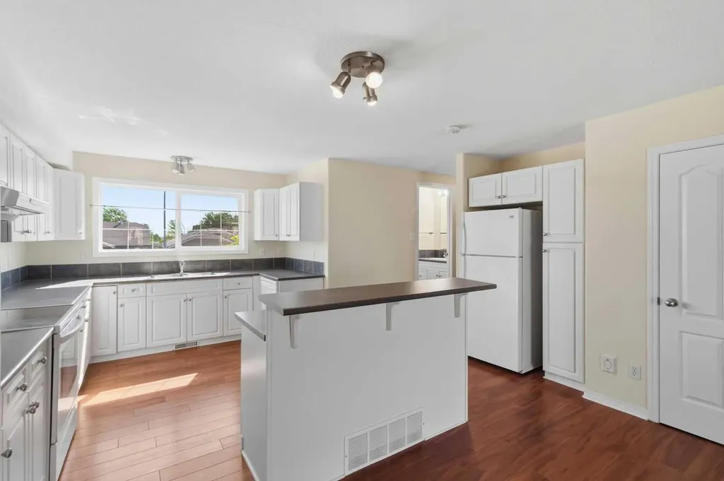 220 Swanson Crescent Fort Mcmurray AB T9K 2V9