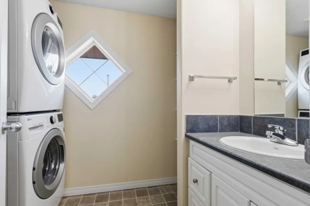 220 Swanson Crescent Fort Mcmurray AB T9K 2V9
