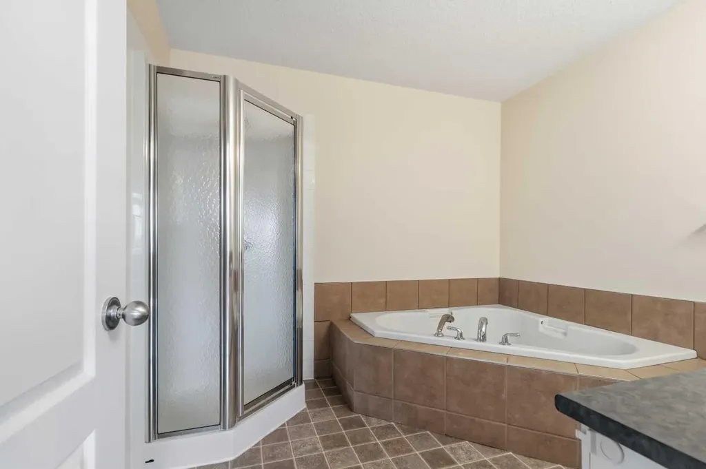 220 Swanson Crescent Fort Mcmurray AB T9K 2V9