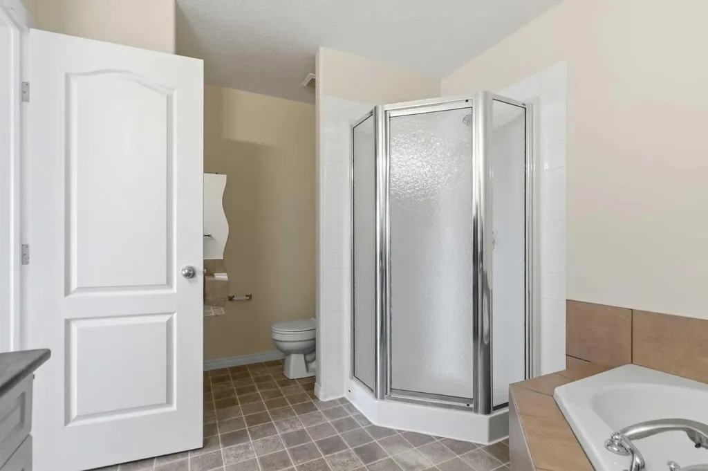 220 Swanson Crescent Fort Mcmurray AB T9K 2V9