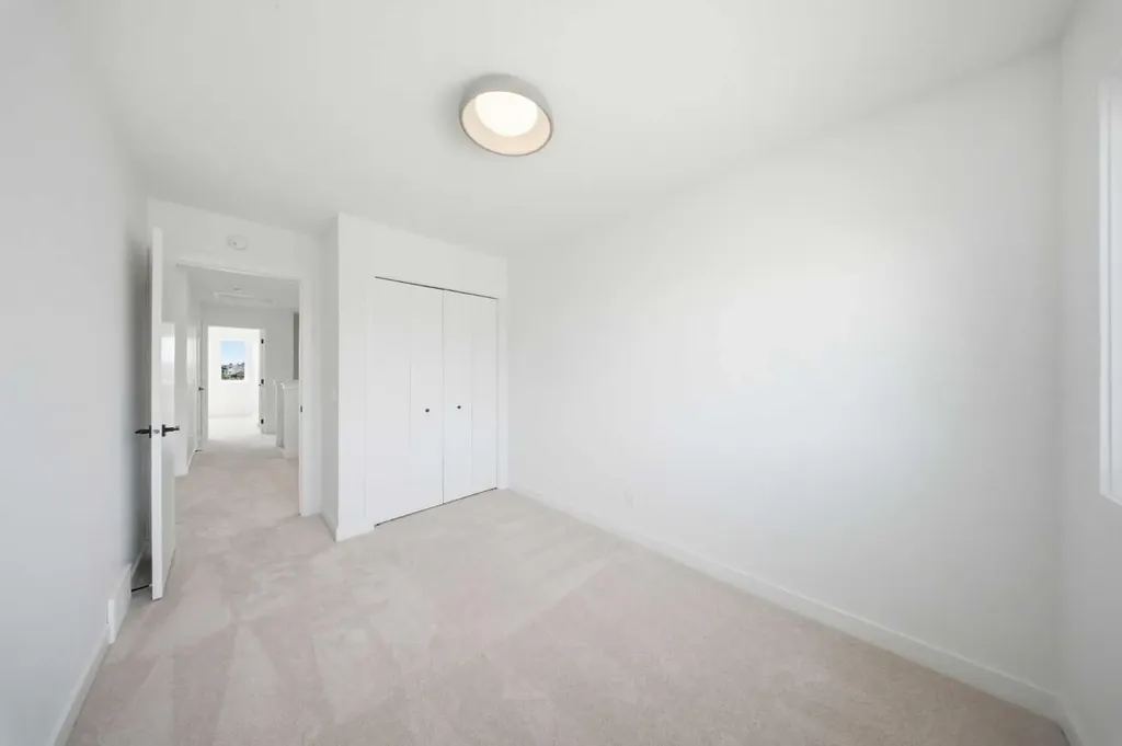 418 Belvedere Boulevard SE Calgary AB T2A 7Z8