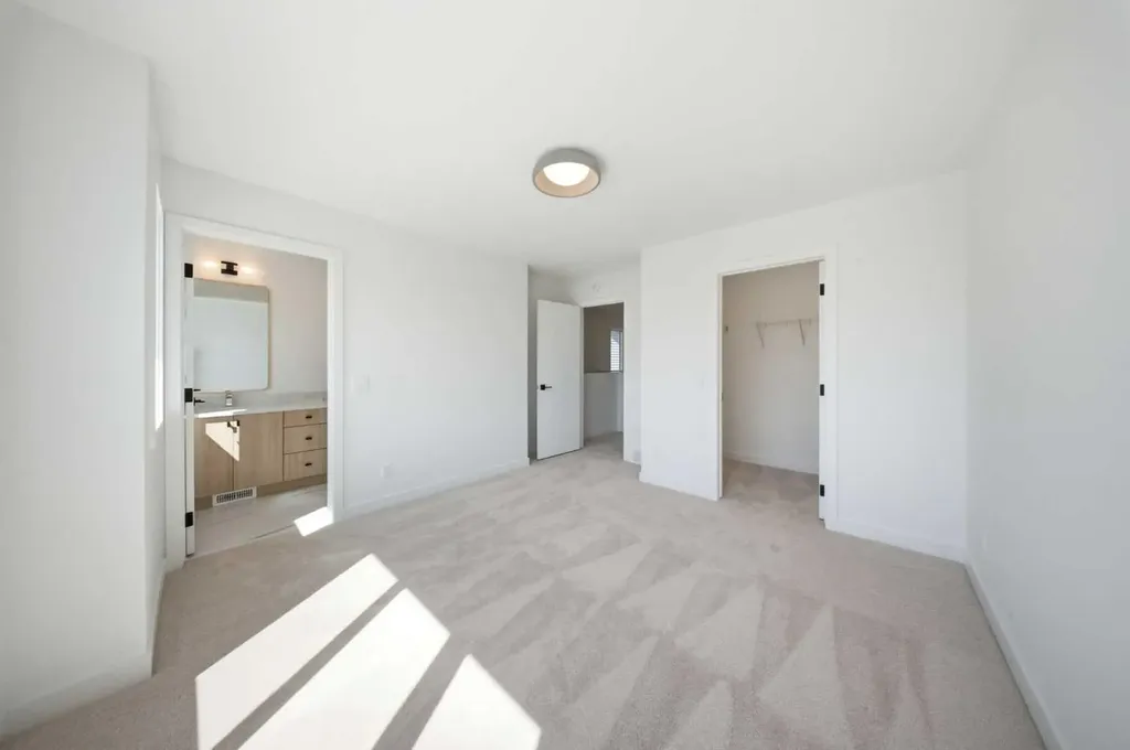 418 Belvedere Boulevard SE Calgary AB T2A 7Z8