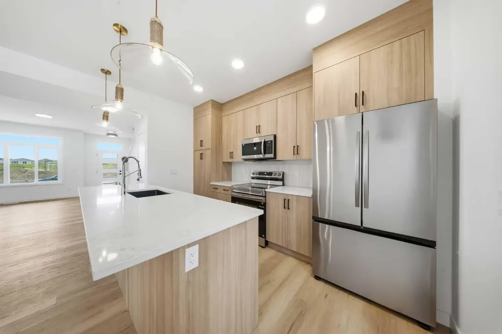 418 Belvedere Boulevard SE Calgary AB T2A 7Z8