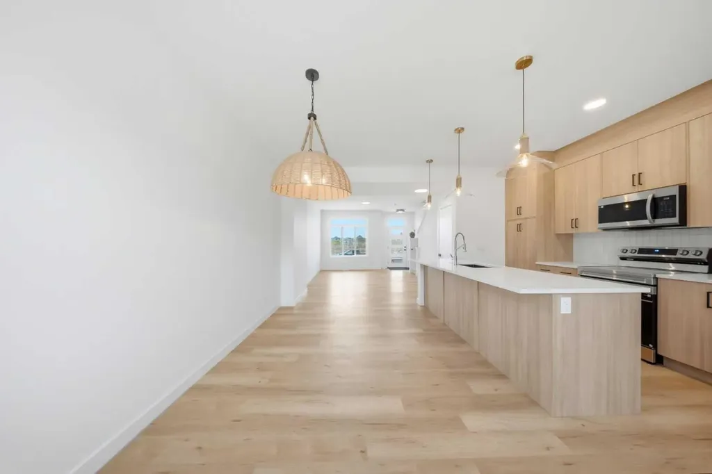 418 Belvedere Boulevard SE Calgary AB T2A 7Z8