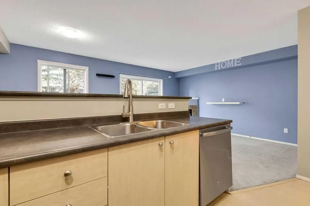155 Citadel Meadow Gardens NW Calgary AB T3G 5N4