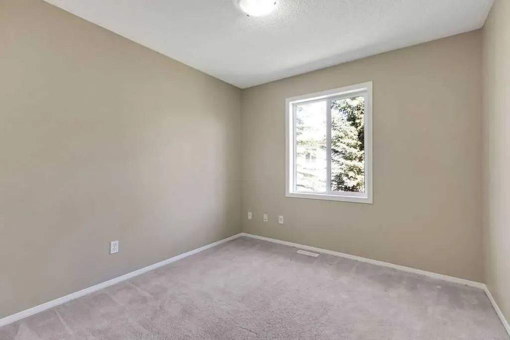 155 Citadel Meadow Gardens NW Calgary AB T3G 5N4
