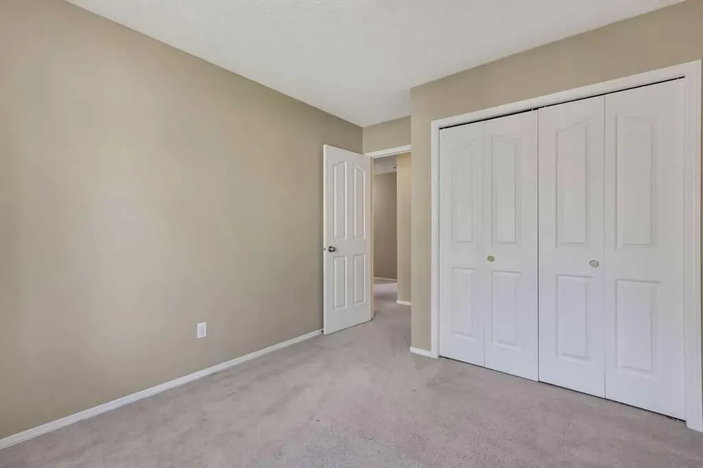 155 Citadel Meadow Gardens NW Calgary AB T3G 5N4