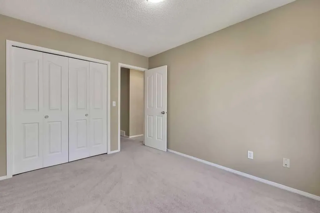 155 Citadel Meadow Gardens NW Calgary AB T3G 5N4