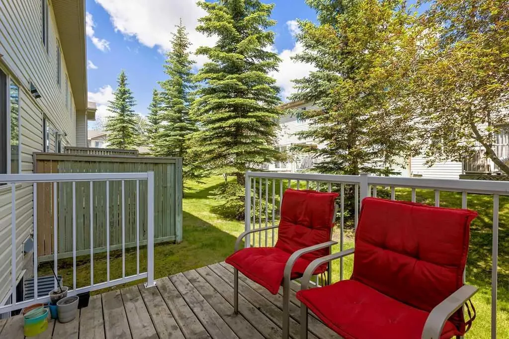 155 Citadel Meadow Gardens NW Calgary AB T3G 5N4