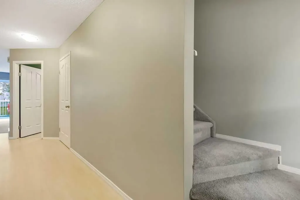 155 Citadel Meadow Gardens NW Calgary AB T3G 5N4