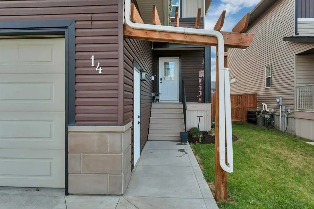 14 Mckay Boulevard Blackfalds AB T0M 0J0