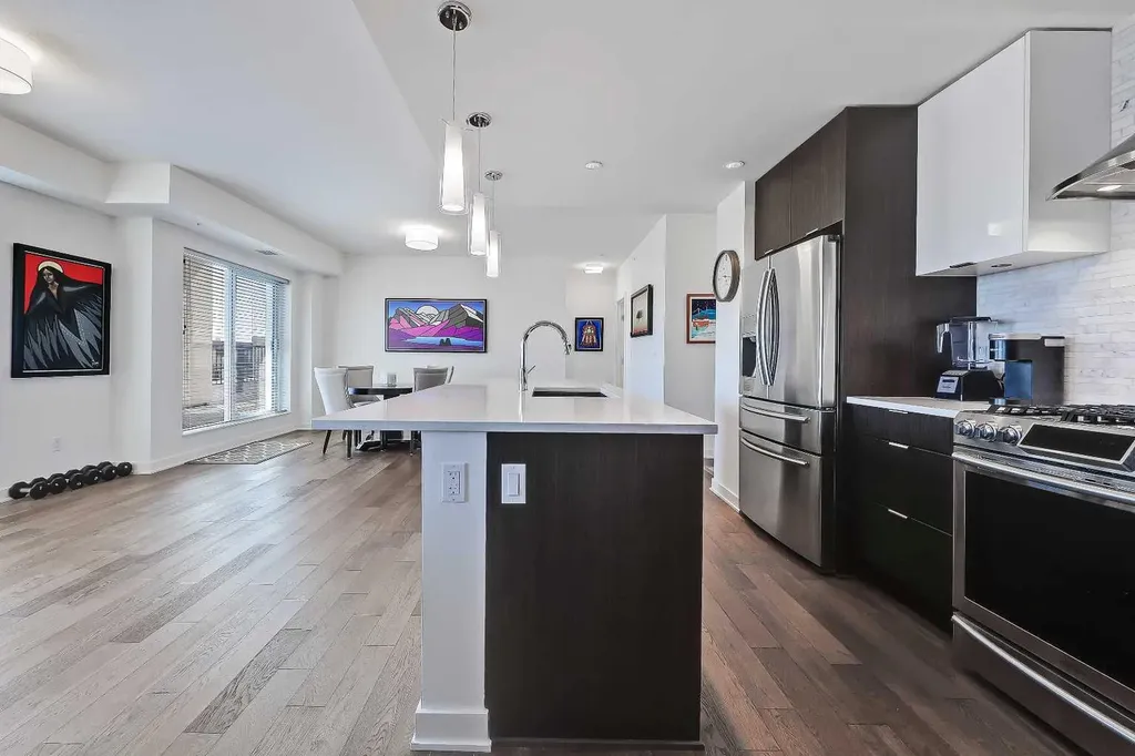930 6 Avenue SW Calgary AB T2P 1J3