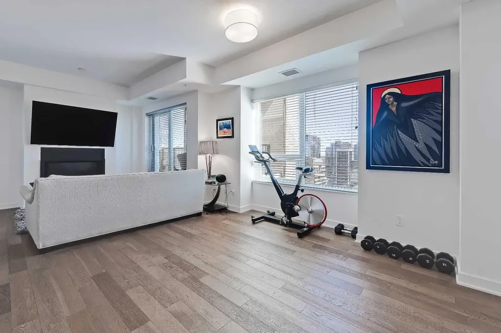 930 6 Avenue SW Calgary AB T2P 1J3