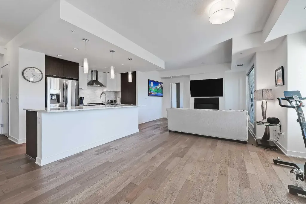 930 6 Avenue SW Calgary AB T2P 1J3