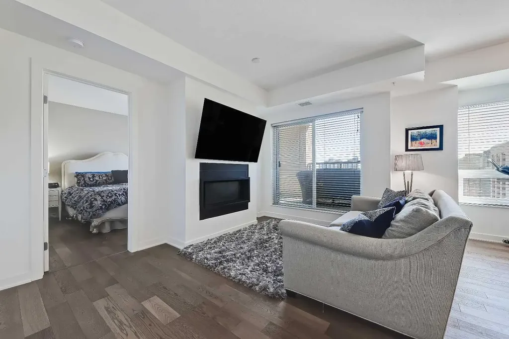 930 6 Avenue SW Calgary AB T2P 1J3
