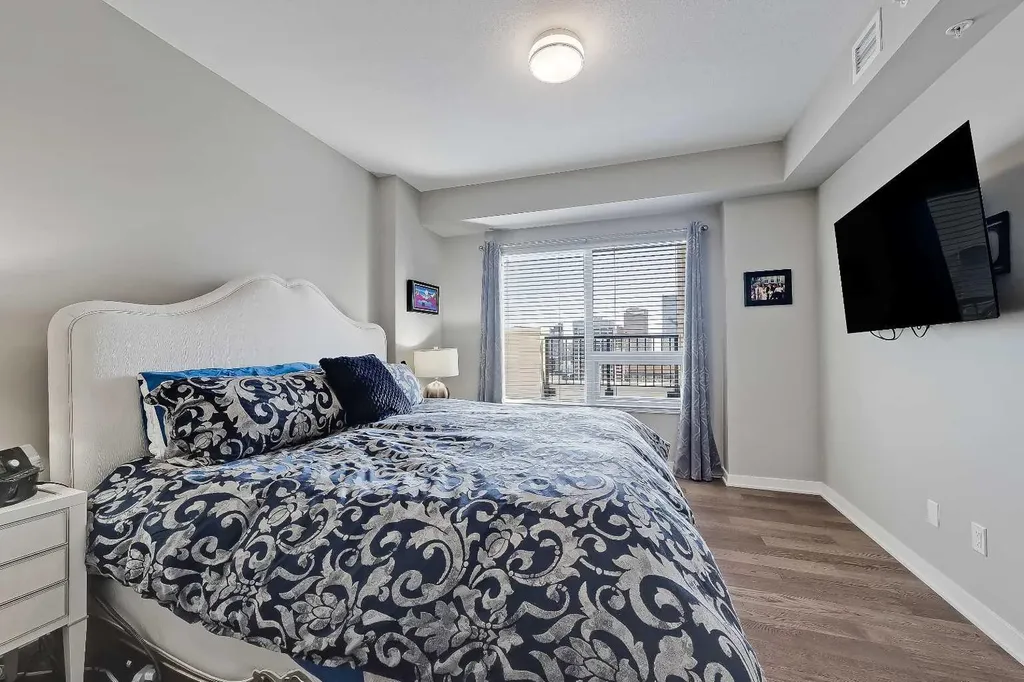 930 6 Avenue SW Calgary AB T2P 1J3