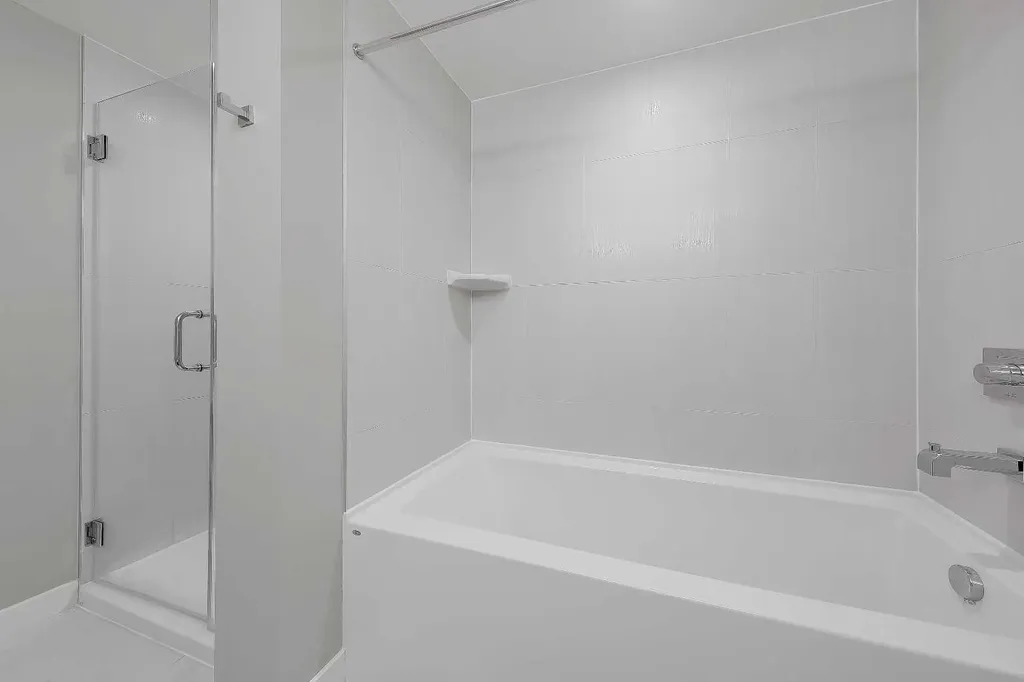 930 6 Avenue SW Calgary AB T2P 1J3