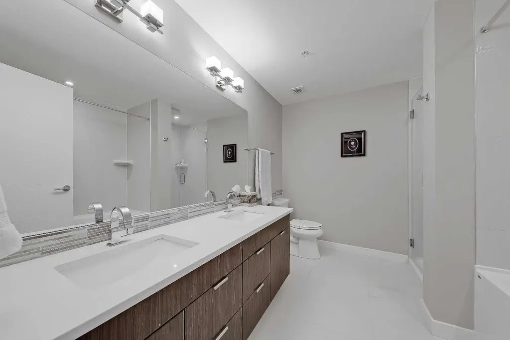 930 6 Avenue SW Calgary AB T2P 1J3
