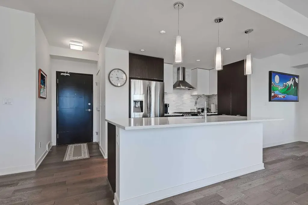 930 6 Avenue SW Calgary AB T2P 1J3