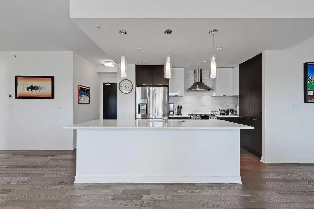 930 6 Avenue SW Calgary AB T2P 1J3
