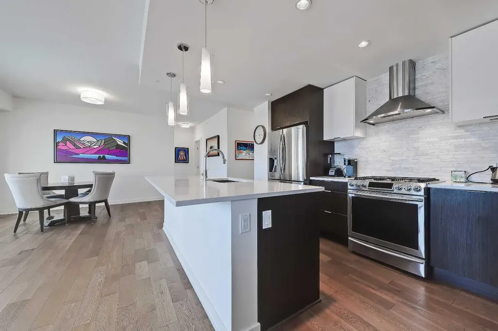 930 6 Avenue SW Calgary AB T2P 1J3
