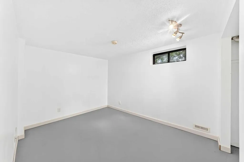 500 Allen Street SE Airdrie AB T4B 1J5