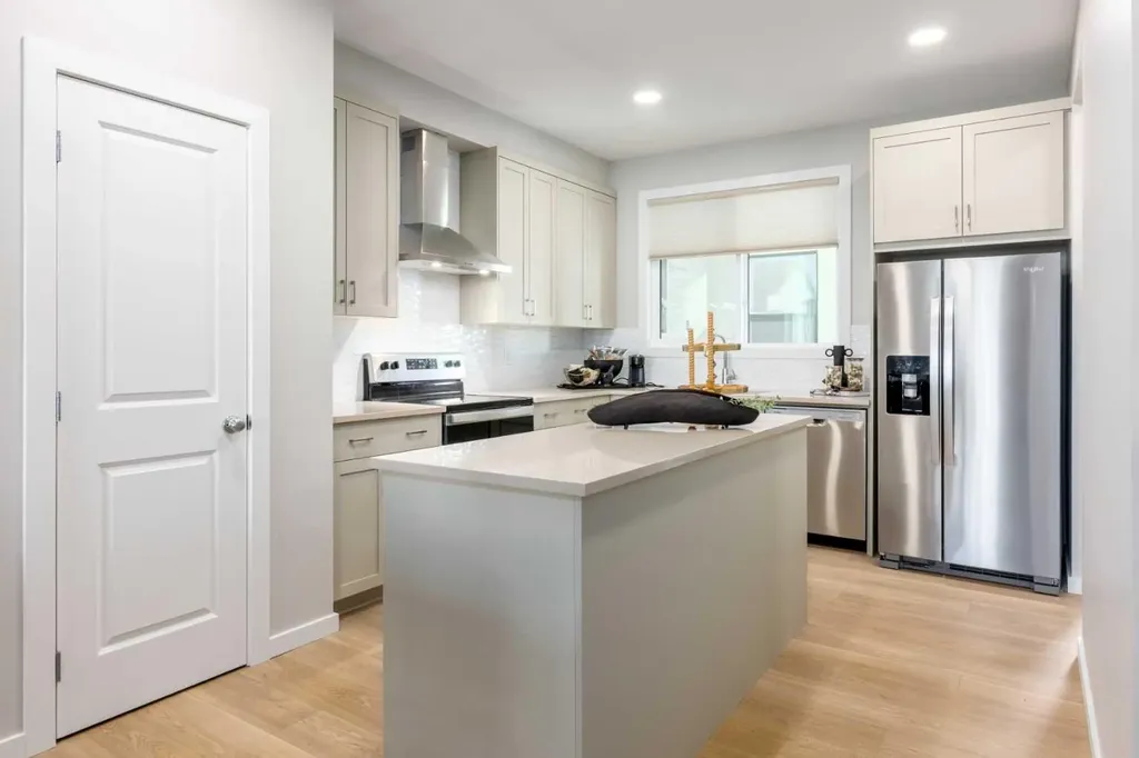 140 Heirloom Street SE Calgary AB T3S 0Y5