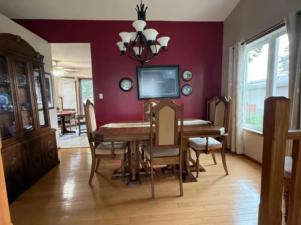 11 Virginia Avenue Whitecourt AB T7S 1H2