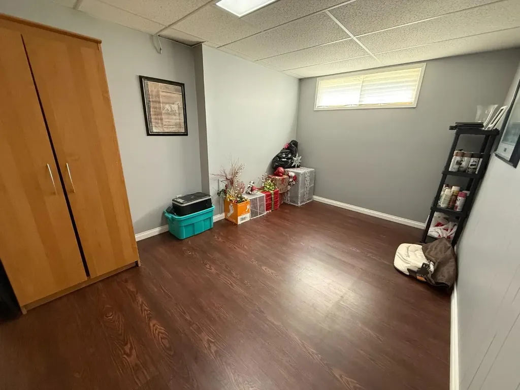 11 Virginia Avenue Whitecourt AB T7S 1H2