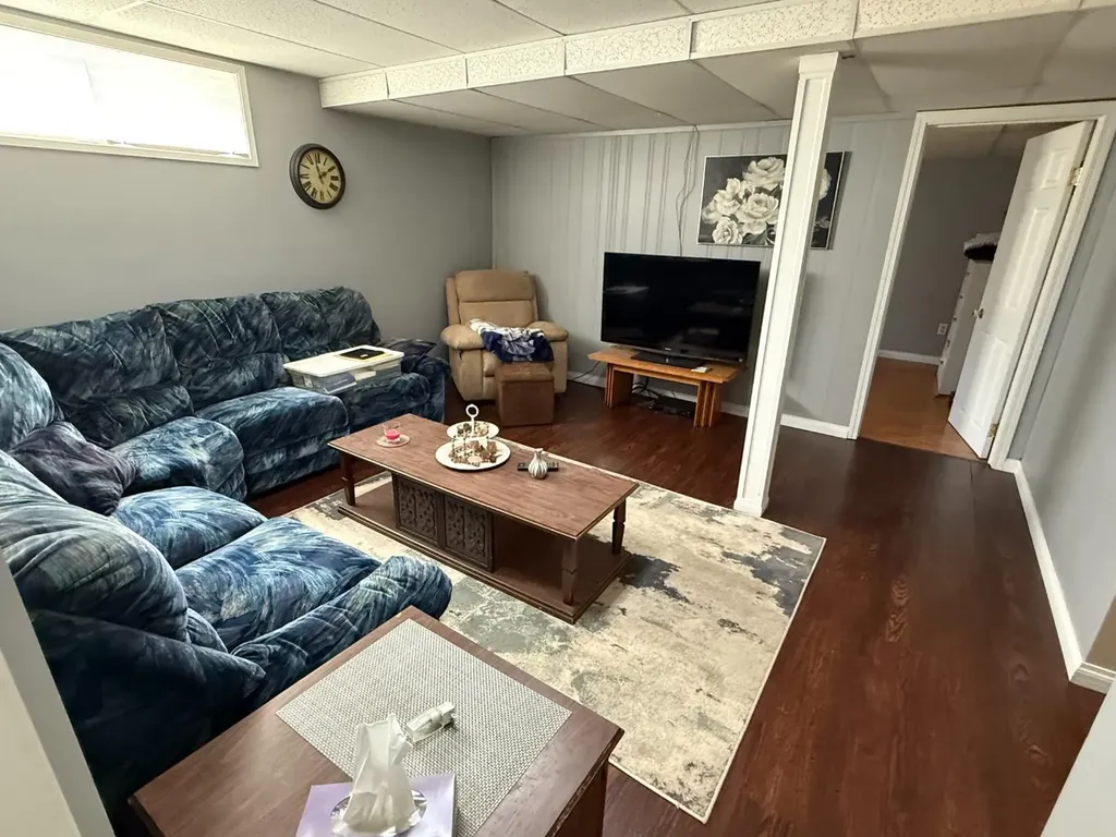 11 Virginia Avenue Whitecourt AB T7S 1H2