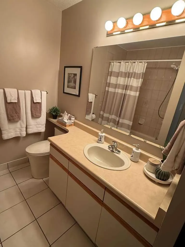 11 Virginia Avenue Whitecourt AB T7S 1H2