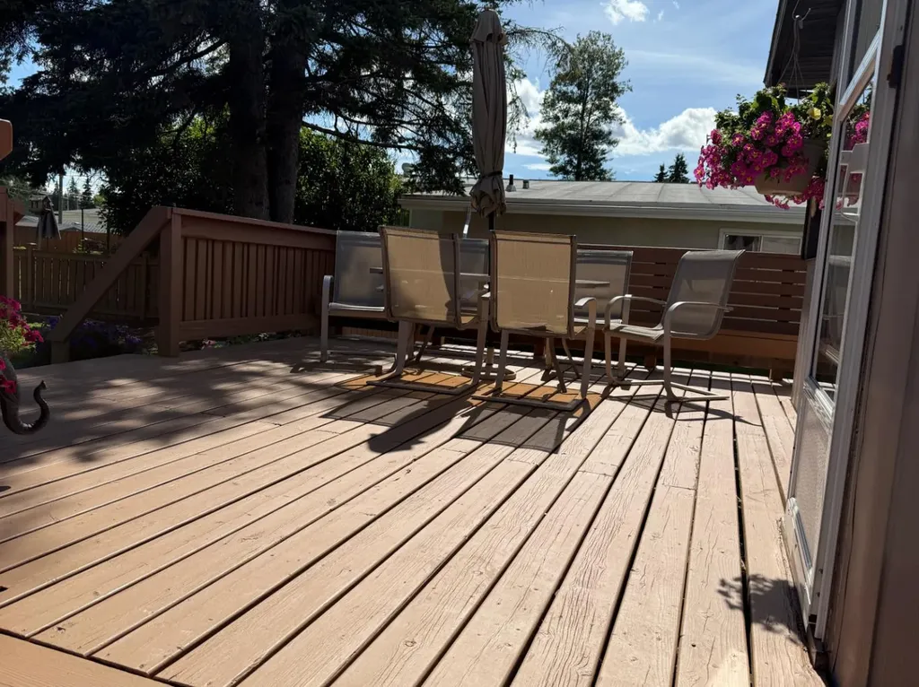 11 Virginia Avenue Whitecourt AB T7S 1H2