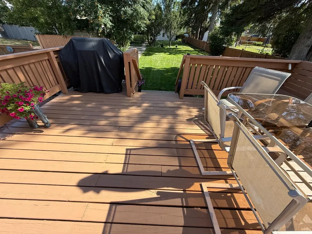 11 Virginia Avenue Whitecourt AB T7S 1H2