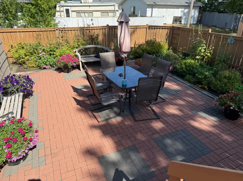 11 Virginia Avenue Whitecourt AB T7S 1H2