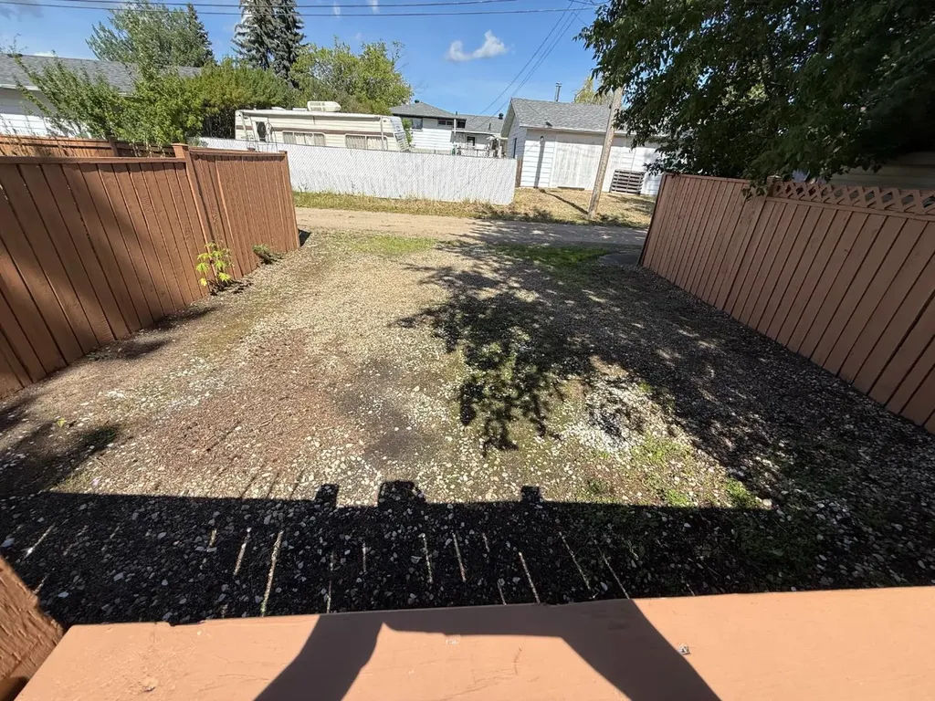 11 Virginia Avenue Whitecourt AB T7S 1H2