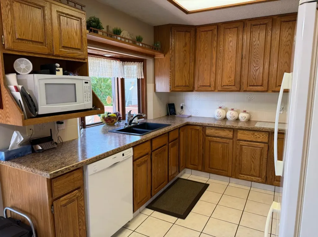 11 Virginia Avenue Whitecourt AB T7S 1H2